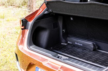 Test: Lexus LBX Hybrid 136Ps
